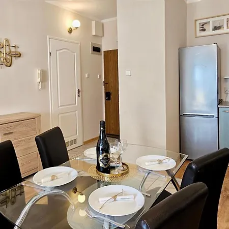 Holidayhomepl Statek 210 Z Sypialnia I Dwoma Balkonami 100m Od Plazy Appartamento *